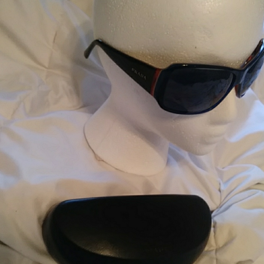 COPY - Men's...Prada sunglasses! - Picture 4 of 6